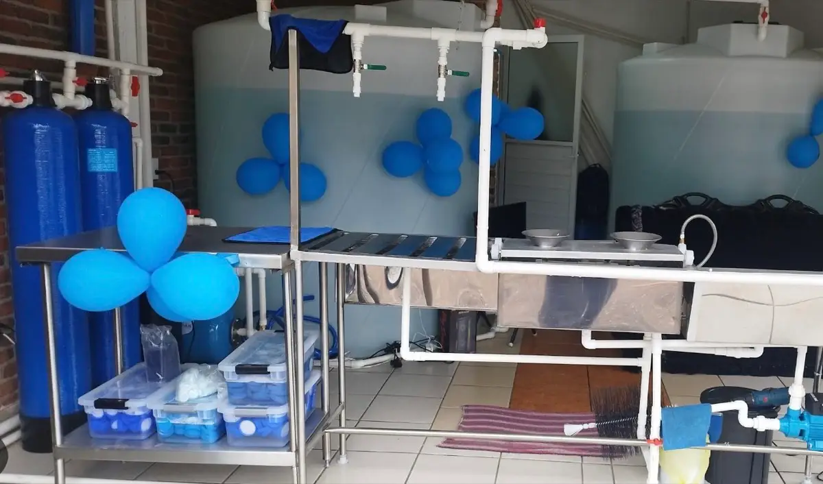 Purificadora el día de su inauguración, lista para vender
